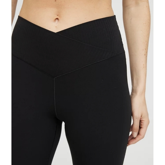 OFFLINE By Aerie Real Me High Waisted Crossover Rib Super Flare Legging Size xs - Picture 2 of 11